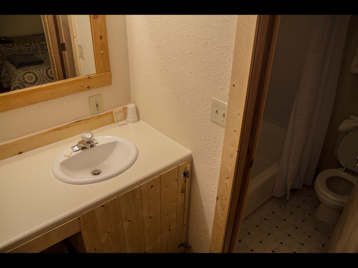Whittaker'S Motel & Historic Bunkhouse Ashford Room photo